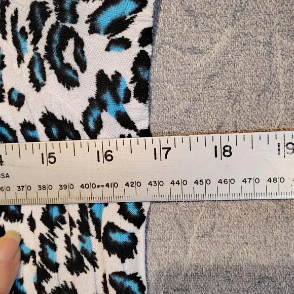 Lavena NWT Women's Ribbed Sweater Sleeveless White/Black/Blue Animal Print SMALL - Picture 10 of 11